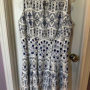 (Sold offline)Blue and White Patterned Dress